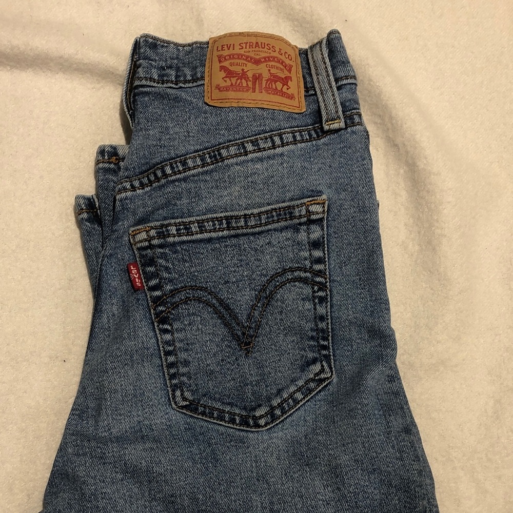 Levi's Classic Blue Jeans with Signature Patch